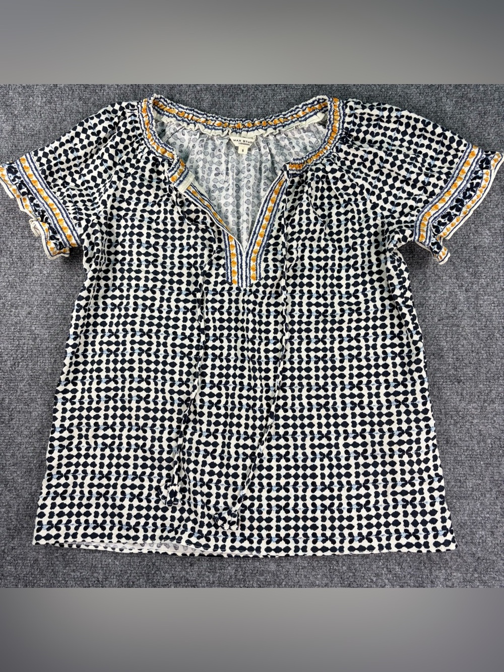 Max Studio Black and White Patterned Blouse
